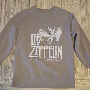 Abercrombie & Fitch Gray Graphic Crewneck Sweater